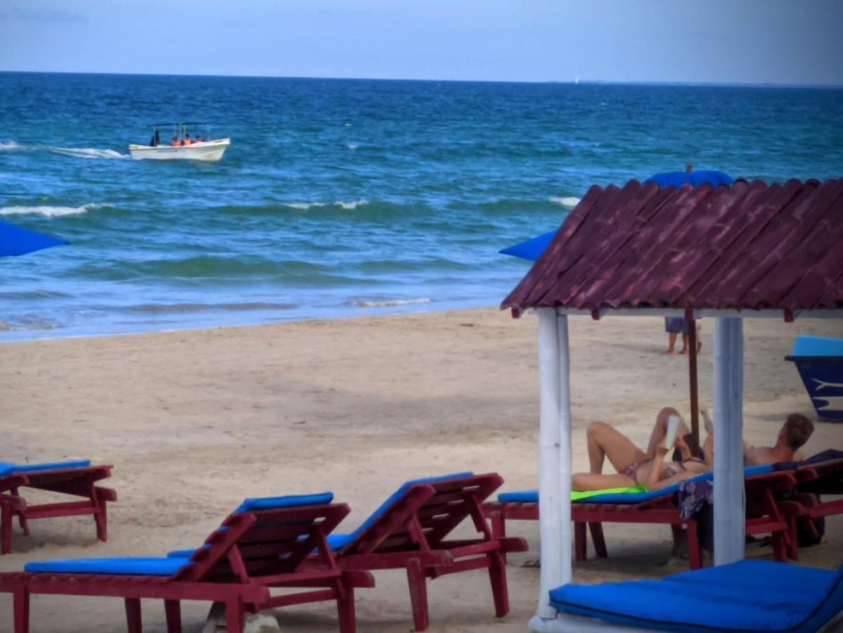 Blue Sand Beach Resort 트링코말리 외부 사진