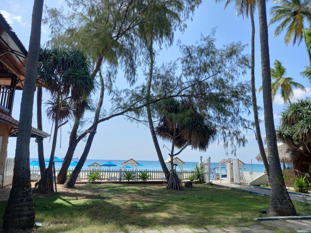 Blue Sand Beach Resort 트링코말리 외부 사진