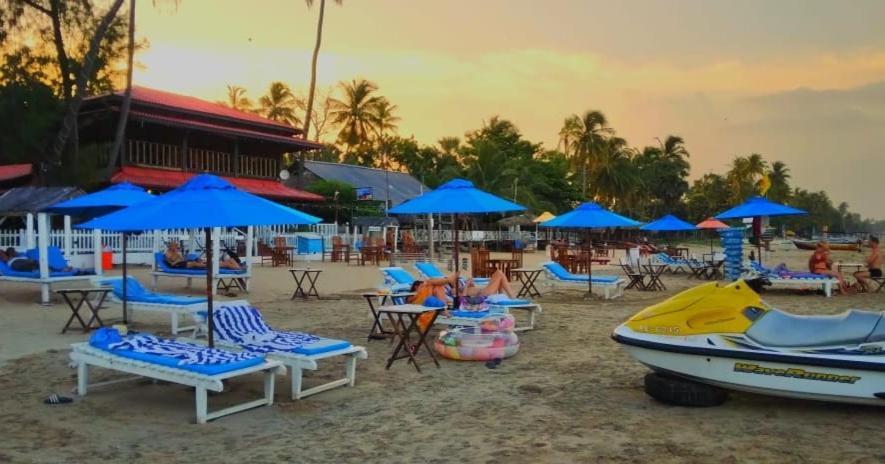 Blue Sand Beach Resort 트링코말리 외부 사진