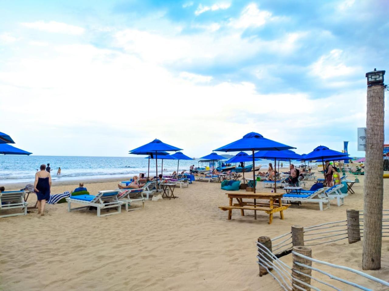 Blue Sand Beach Resort 트링코말리 외부 사진